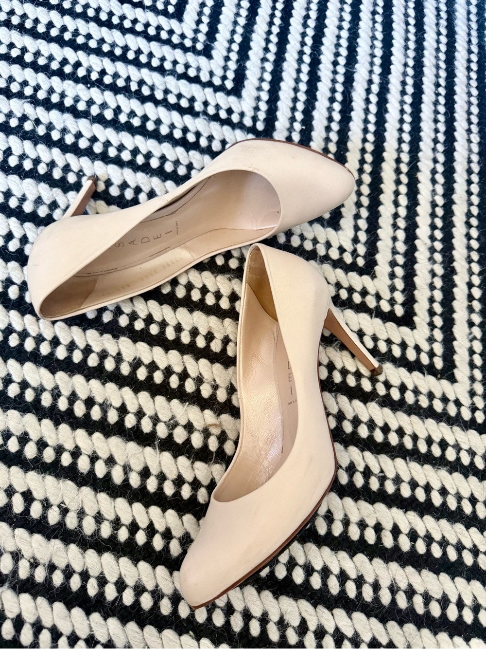 Casadei Neutral Stiletto Pumps 7 Nude Lambskin Heels Shoes Cream